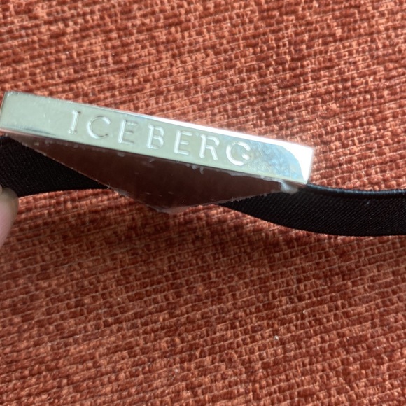 Iceberg Belt In Elastic Trim and silver Hardware Buckle with Logo NWOT size S/M - Picture 2 of 4